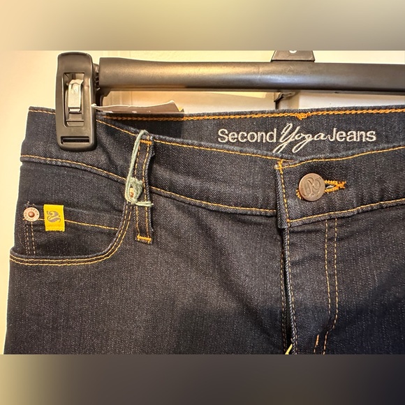 Second Yoga Jeans - Picture 3 of 6